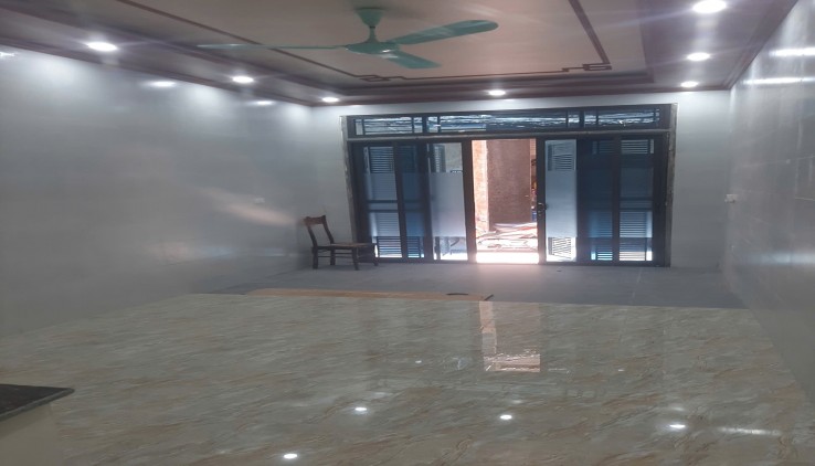 Cho thuê Ở NHÓM 4 NGƯỜI nhà  ngõ 337 Định Công, 35m2 x 2.5  tầng, 2 ngủ, 2 wc, 7.5 Triệu